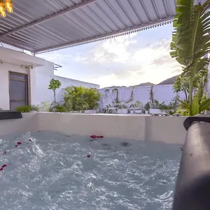 Villa Aravali Homestay With Rooftop Jacuzzi Udaipur