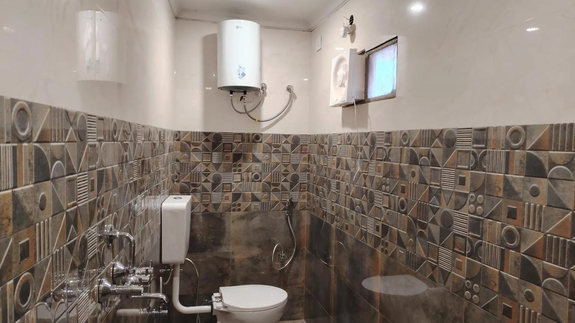Hotel Mrk Βαρανάσι