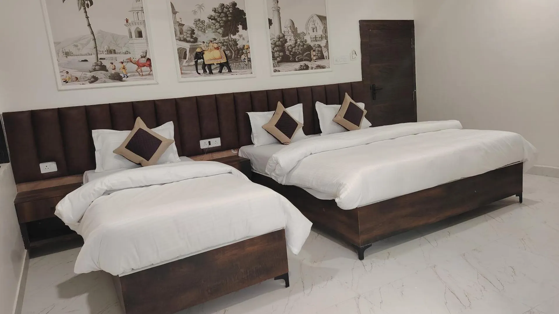 Hotel Mrk Βαρανάσι