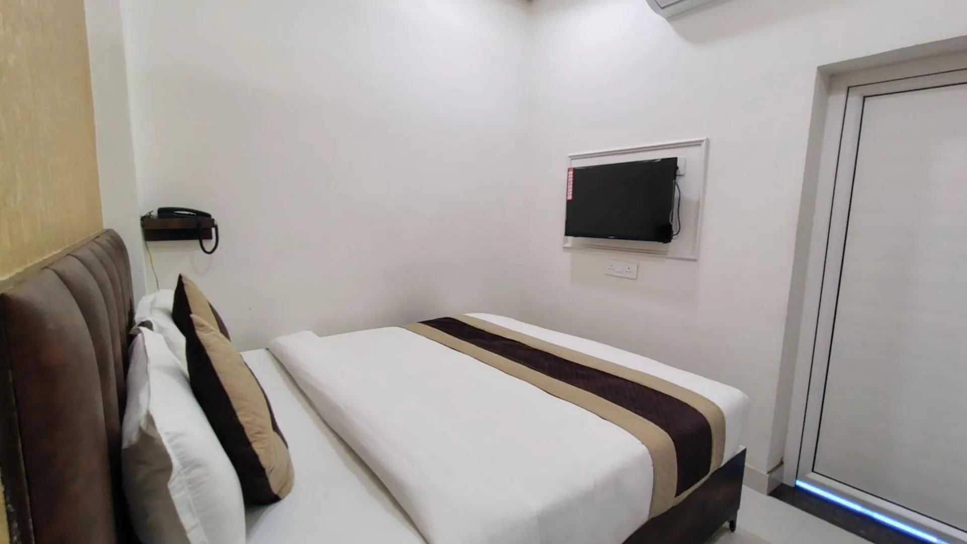 Hotel Mrk Βαρανάσι 2*,  Ινδία